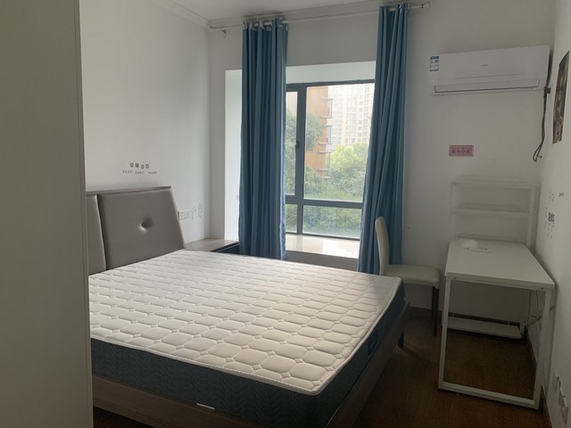 Bedrooms-Master Bedroom