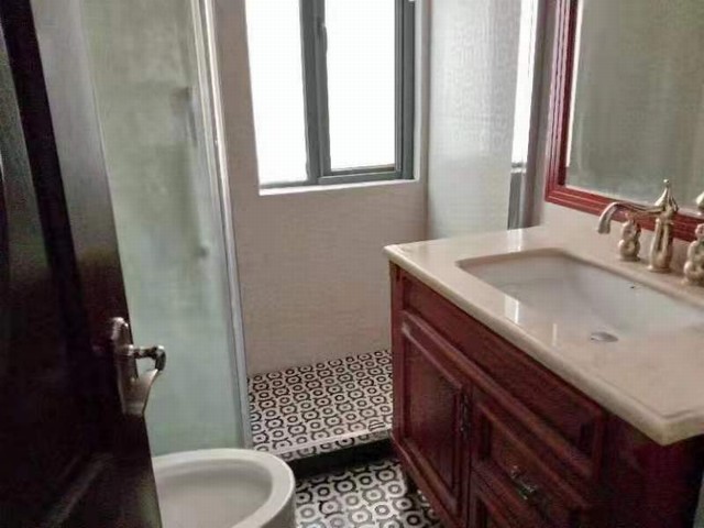 Bathrooms-Master Bathroom