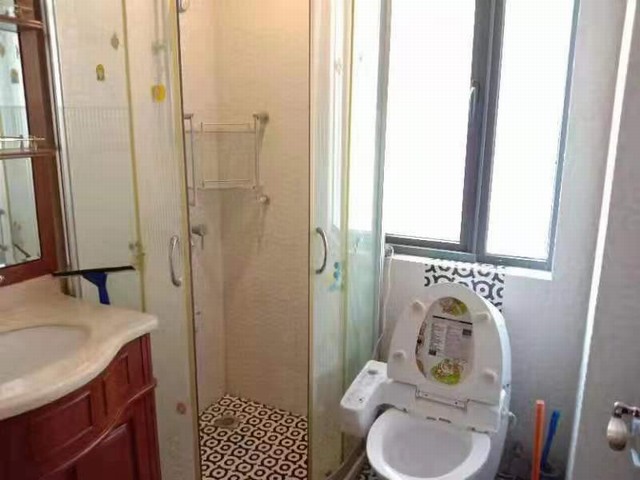 Bathrooms-2nd Bathroom