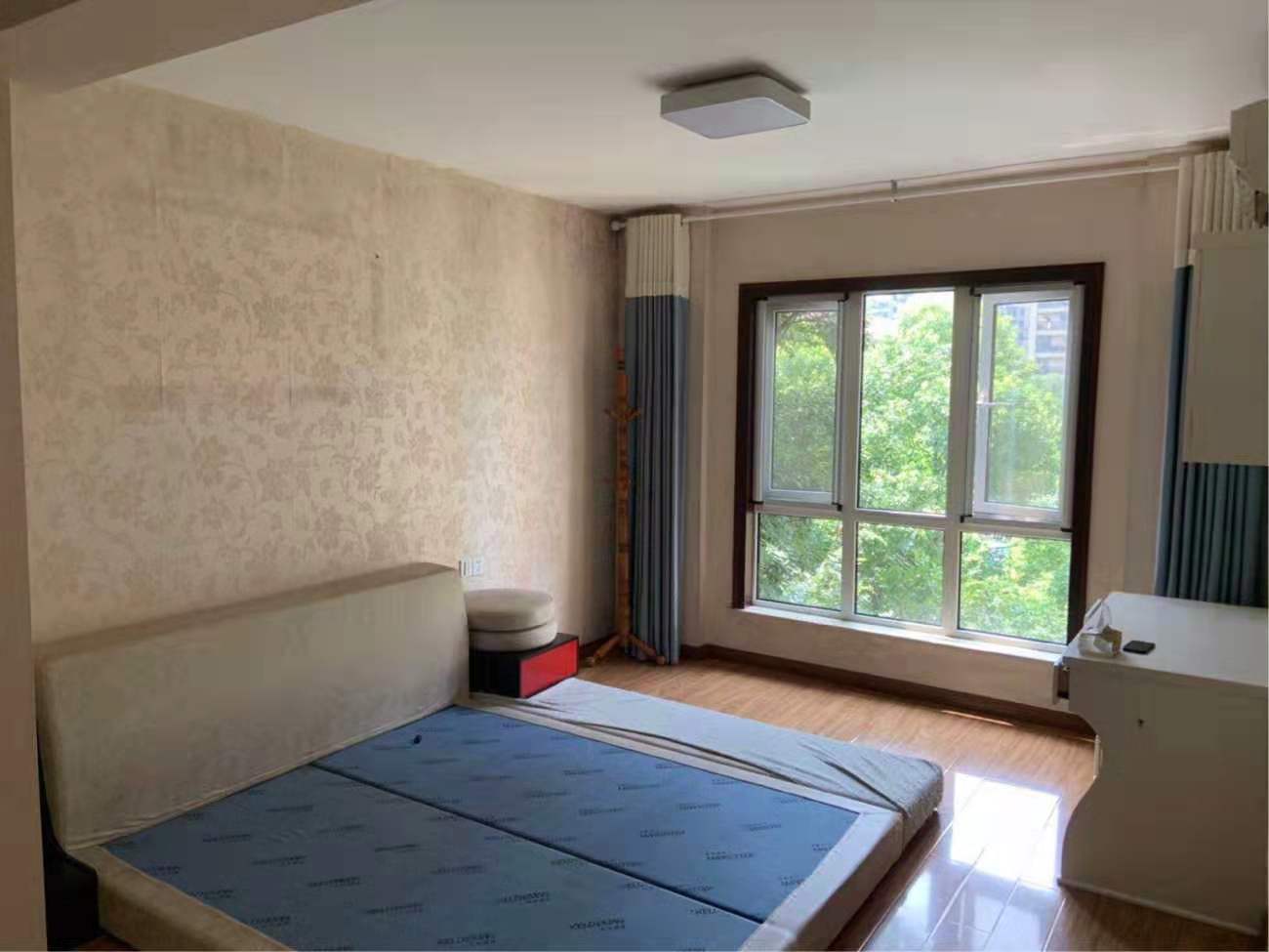 Bedrooms-Master Bedroom