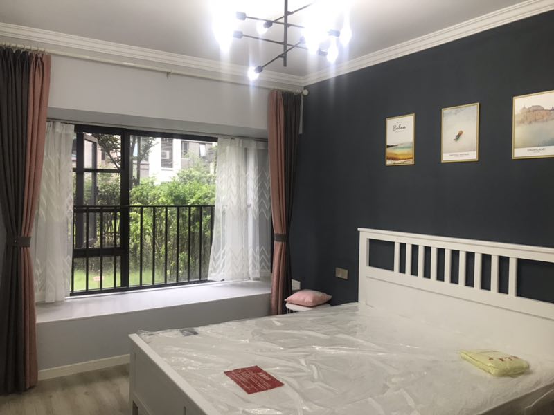 Bedrooms-Master Bedroom
