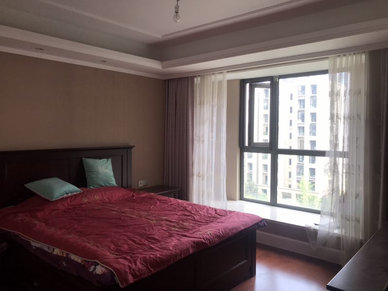 Bedrooms-Master Bedroom