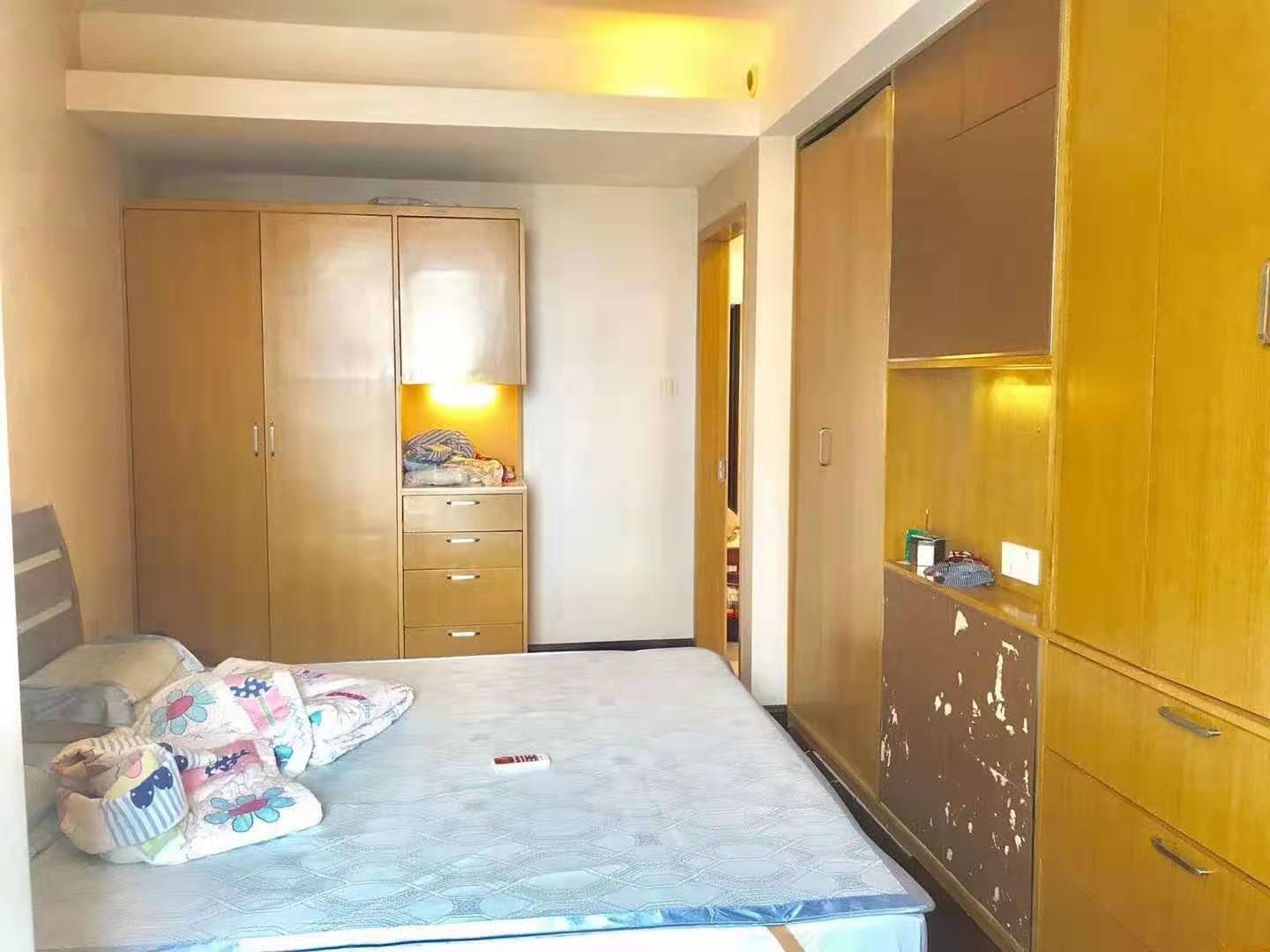 Bedrooms-Master Bedroom