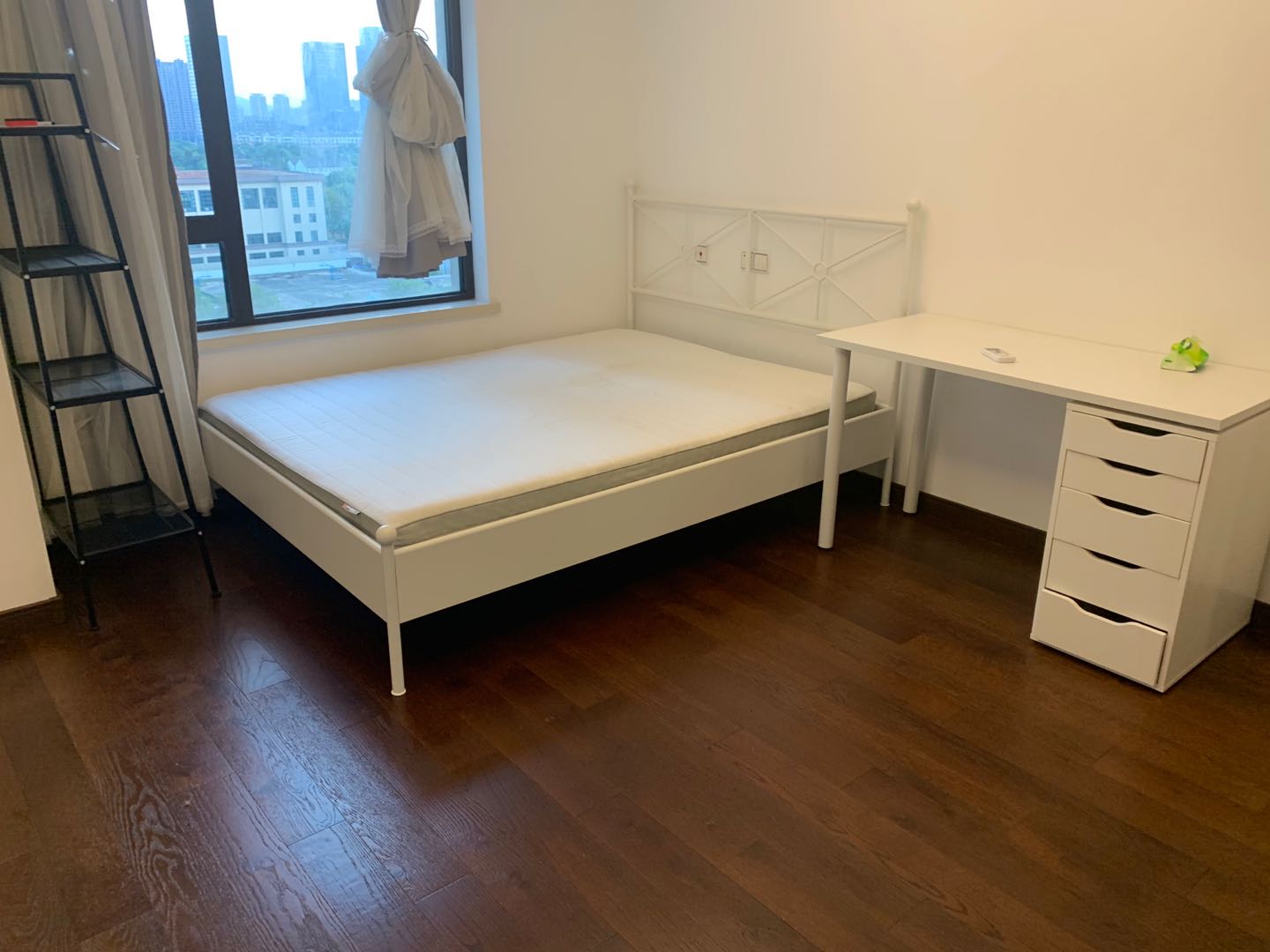 Bedrooms-Master Bedroom