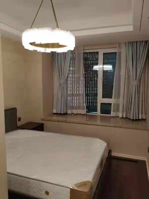 Bedrooms-Master Bedroom