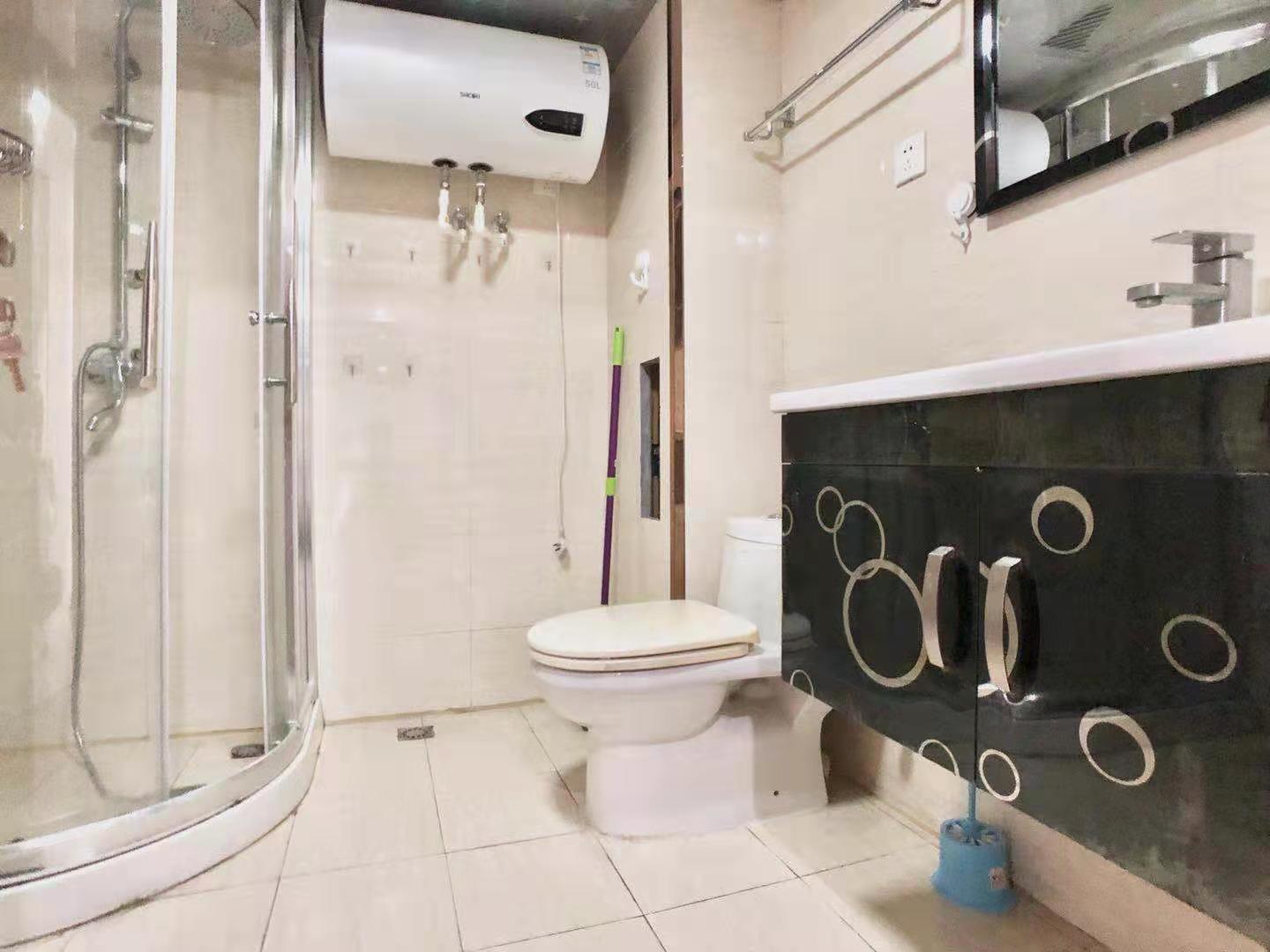 Bathrooms-Master Bathroom