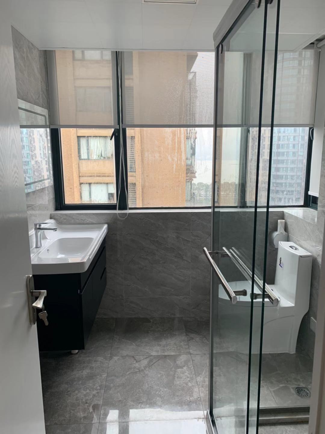 Bathrooms-Master Bathroom