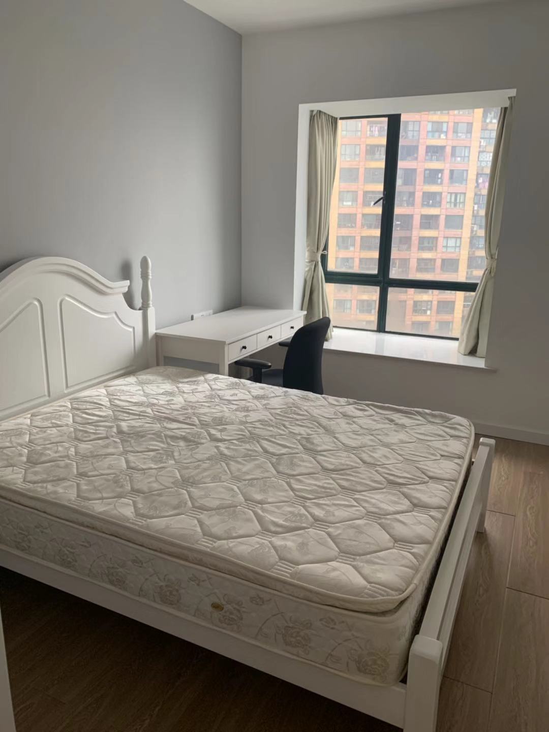 Bedrooms-Master Bedroom