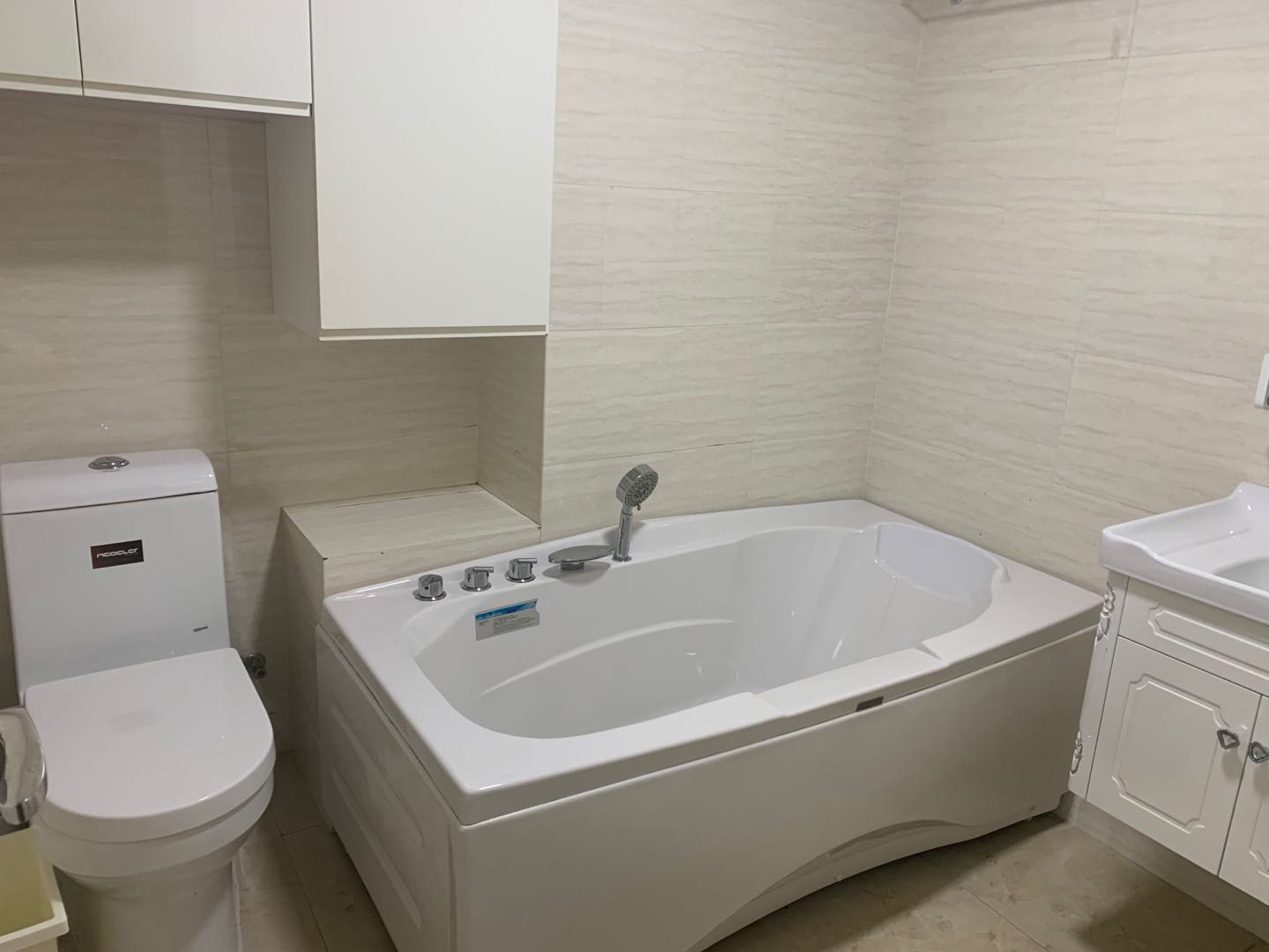 Bathrooms-Master Bathroom