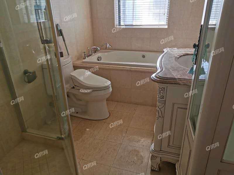 Bathrooms-Master Bathroom