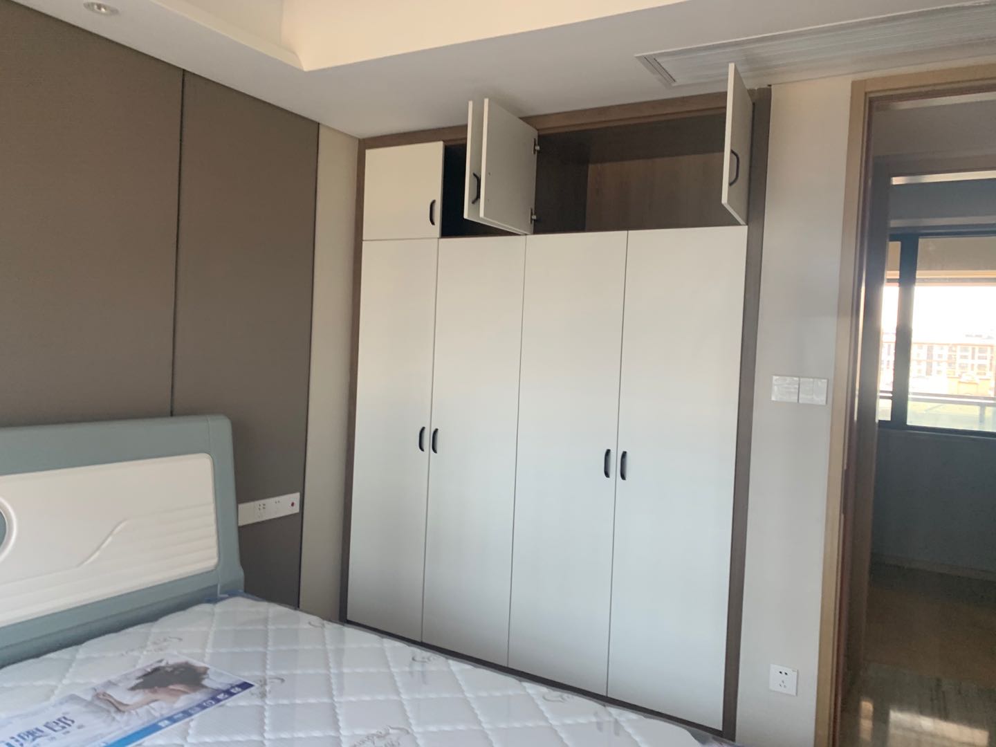 Bedrooms-Master Bedroom