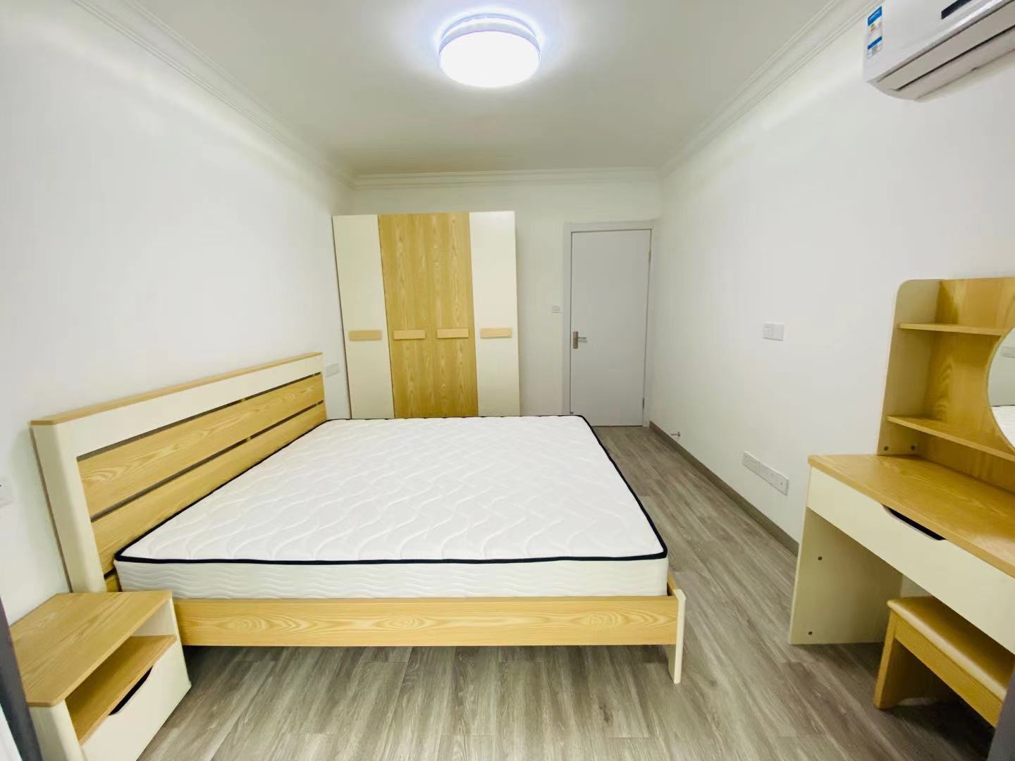 Bedrooms-Master Bedroom