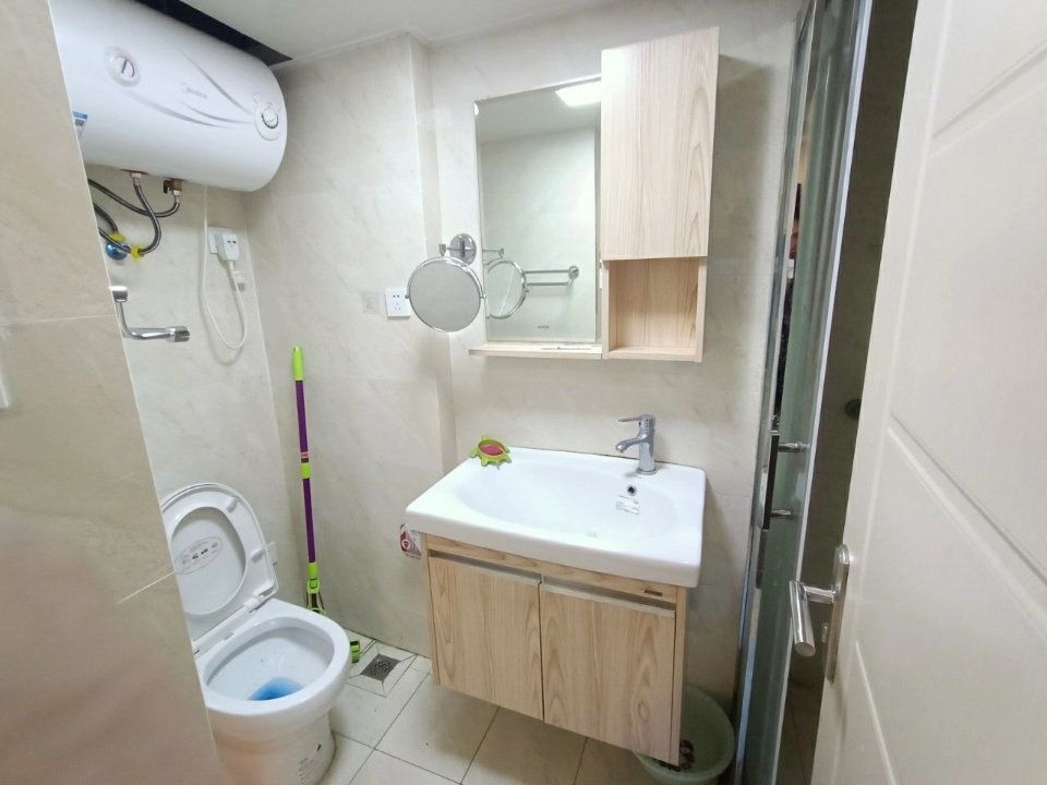 Bathrooms-Master Bathroom